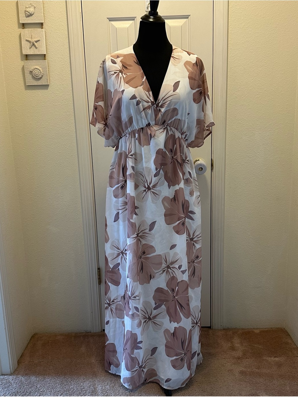 Beautiful Flowy V-Neck Maxi Dress